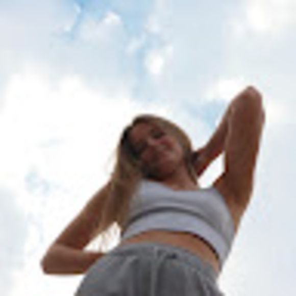 Meet your Posher, Amelia - Picture 1 of 1